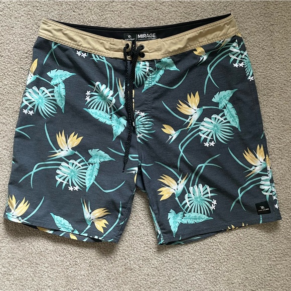 Rip Curl Mirage Board shorts Size 36